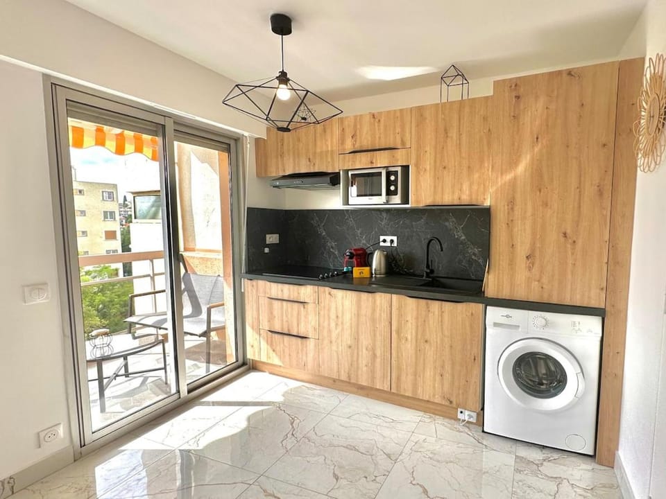 Charme, confort & plage à pied - Clim Wifi Parking Apartment in Antibes