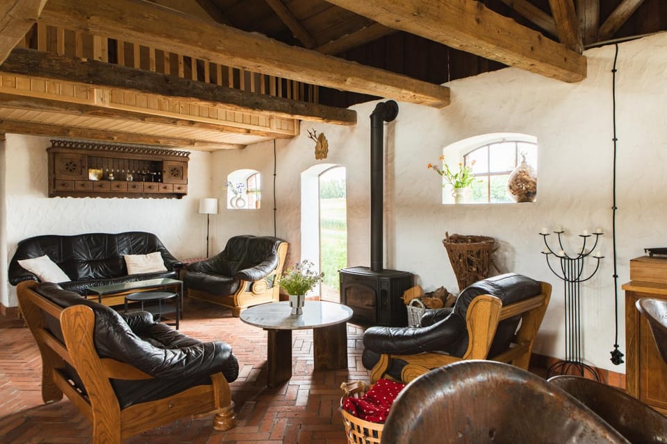 Communal lounge/ TV room, Living room, Seating area