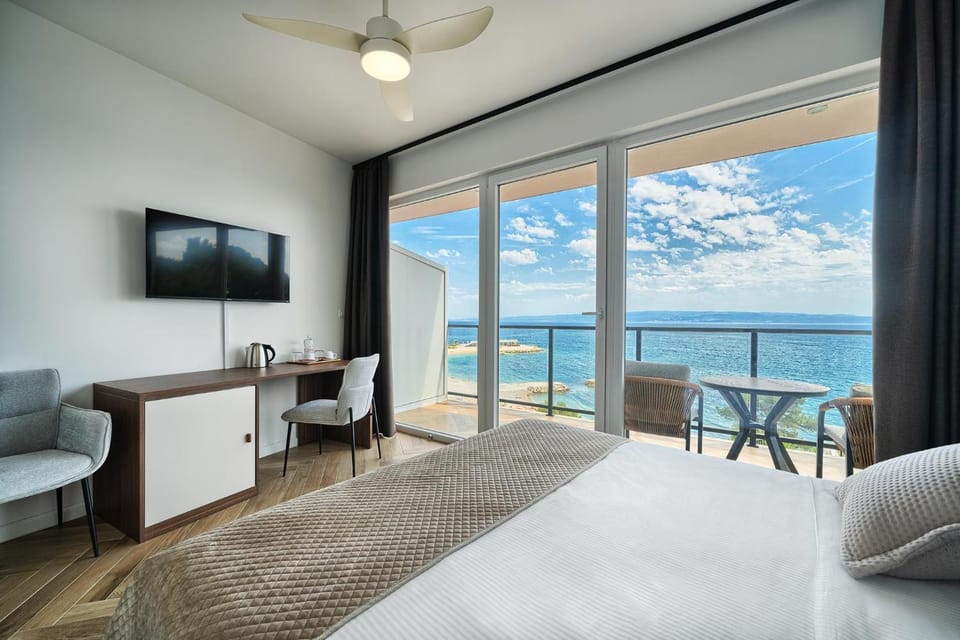 STELLA'S BEACHFRONT - Aparthotel - FREE PARKING Apartment hotel in Split
