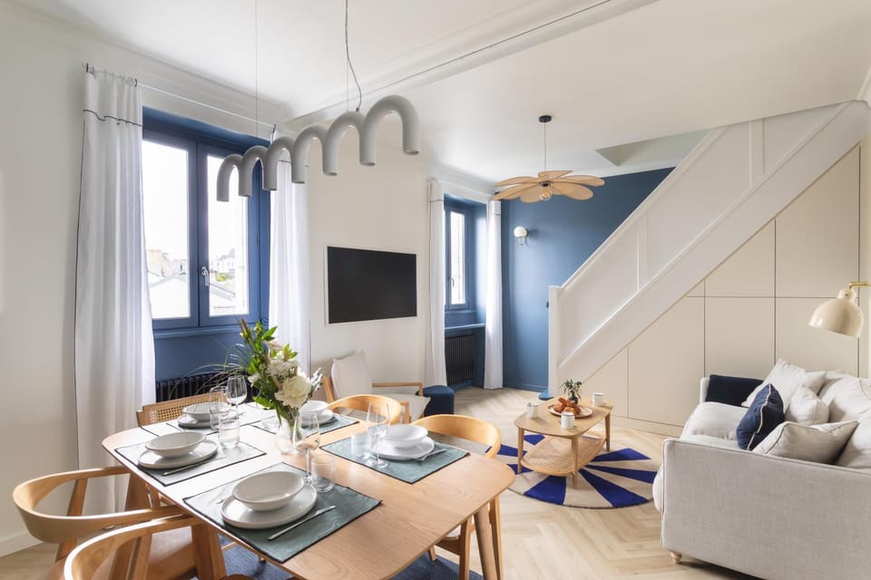 Living room, Dining area