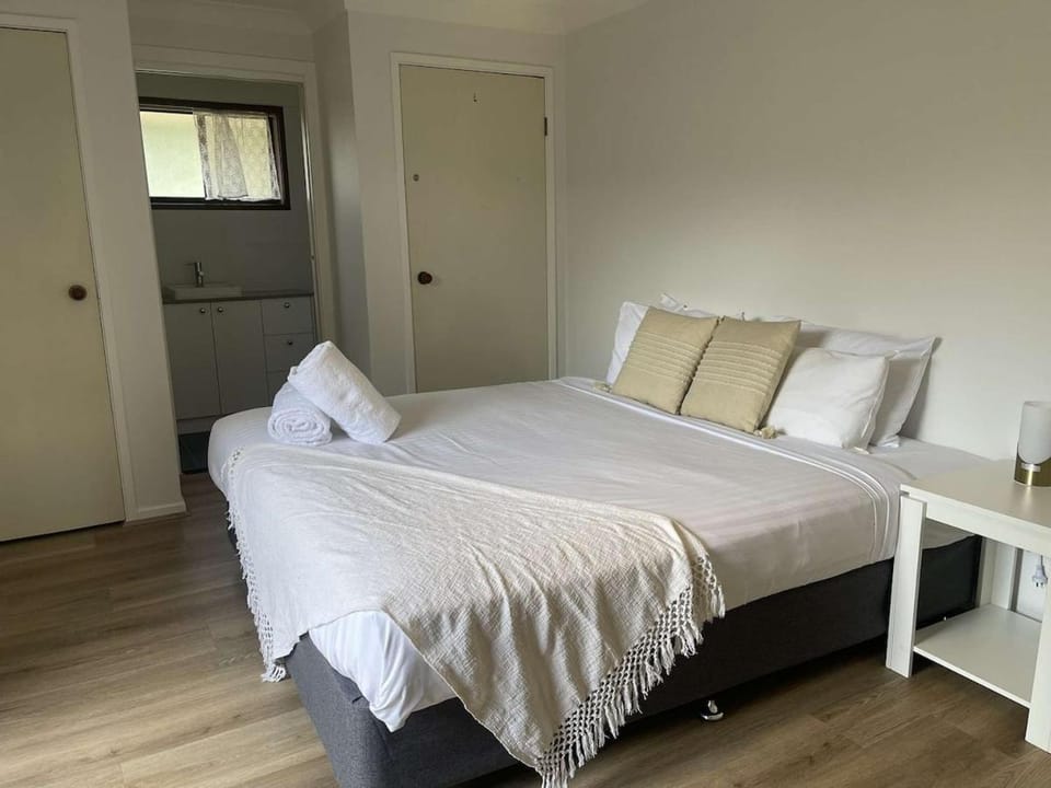 Adjin Garden House House in Wagga Wagga