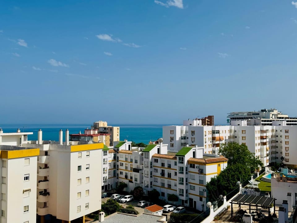 City view, Sea view