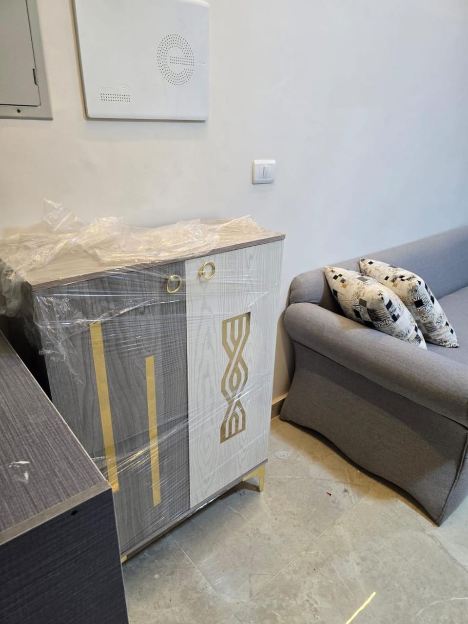 Living room, locker