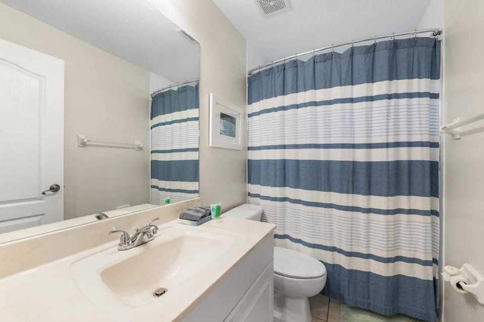 Serene Retreat with pool, hot tub and a view! House in Collier County