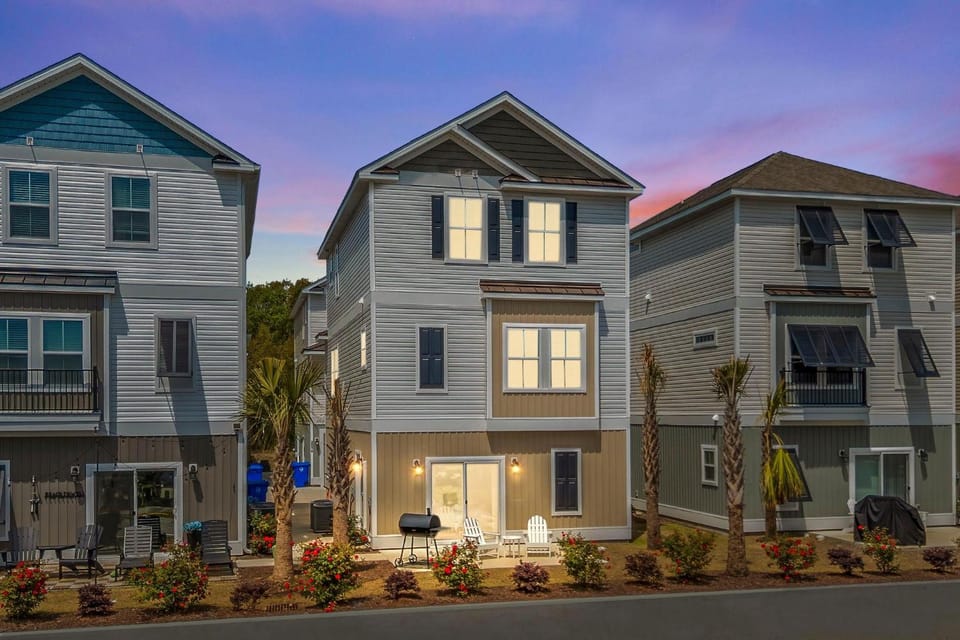 Topsail Jewel Steps to Ocean Private Garage House in Myrtle Beach