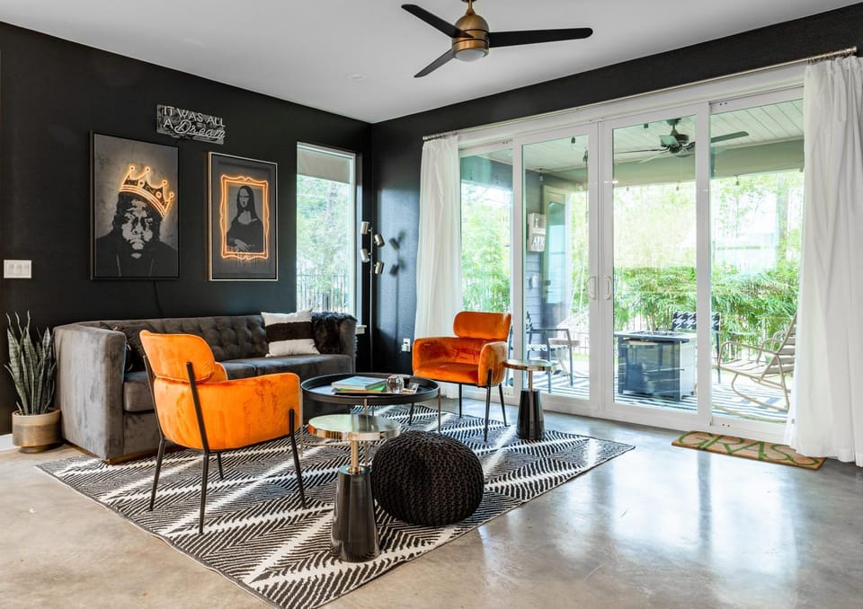 Living room, Seating area