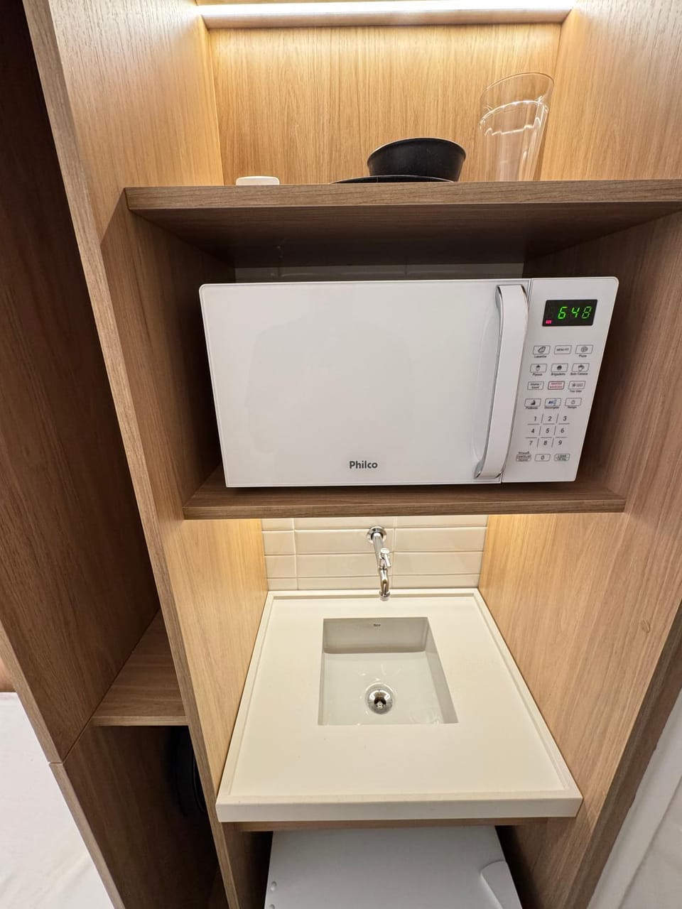 Bedroom, locker, microwave