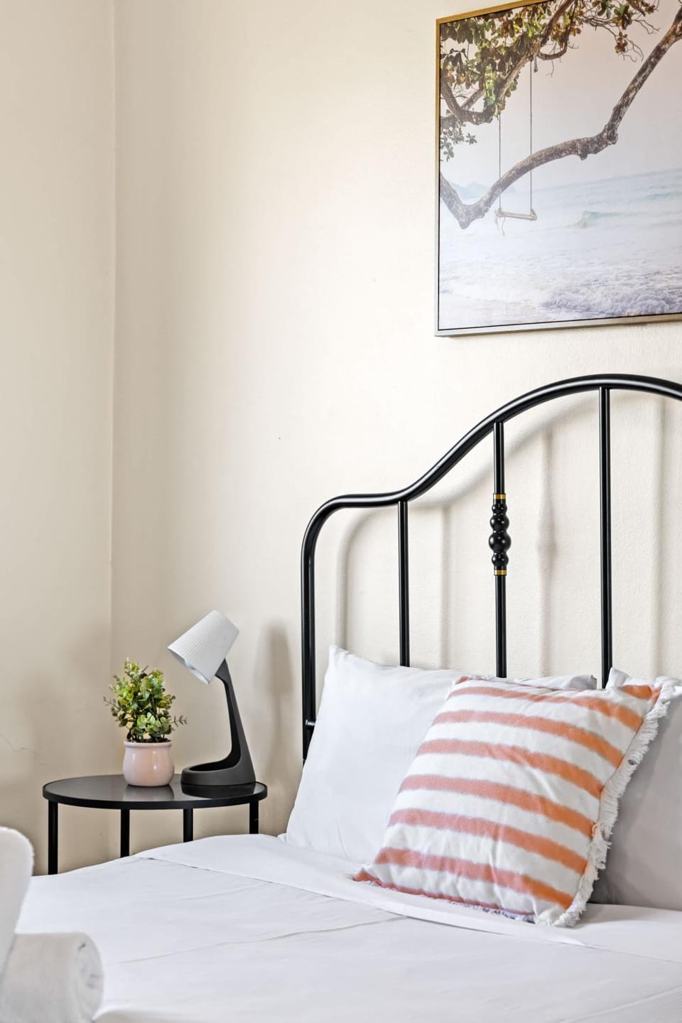 Comfy 2BR Base in Auburn - Easy Access Everywhere Apartment in Sydney