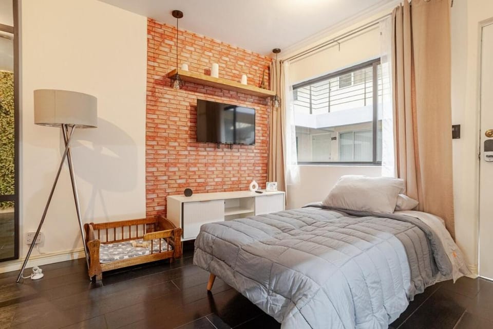 Bed, Photo of the whole room