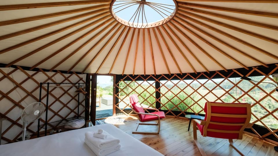 Awaawa Yurts - Papatūānuku House in Auckland Region