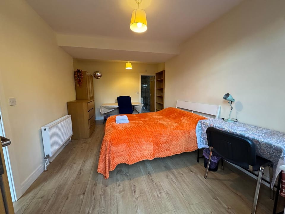 Oxford Ensuite Villa Park View Free Parking Six Large Rooms Very Rare Bed and Breakfast in Oxford