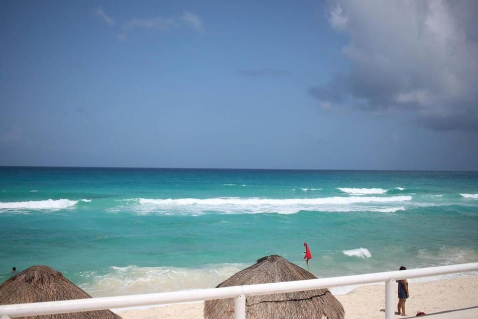 Hermoso Apartamento con playa en Zona Hotelera Apartment in Cancun