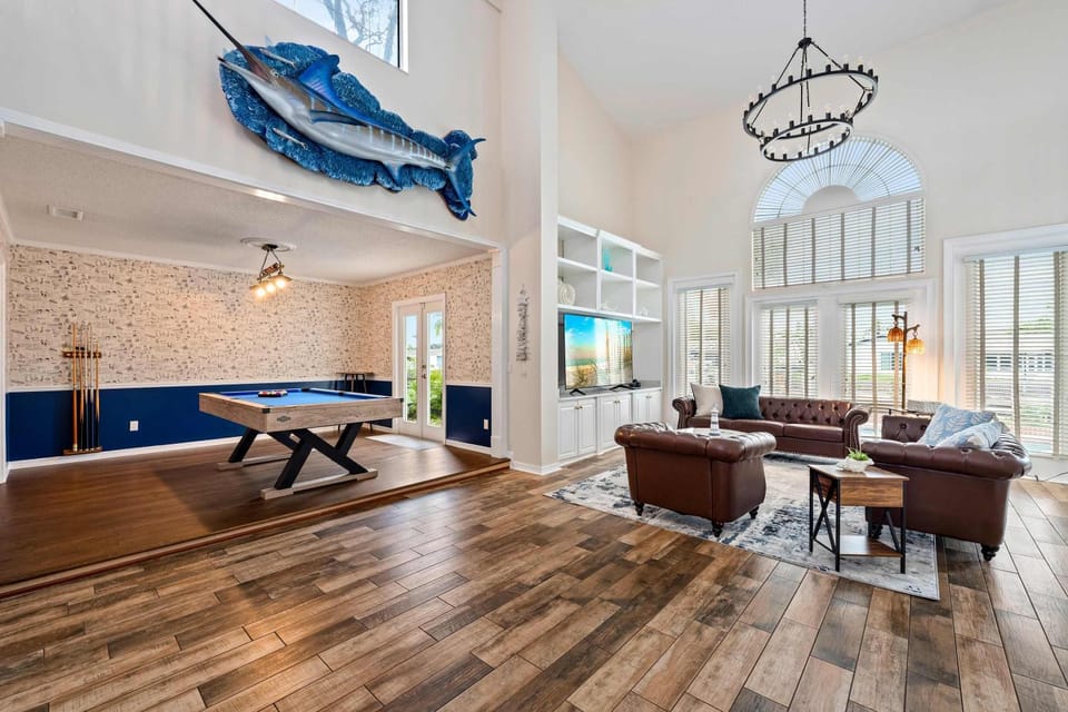 Luxury Villa - Waterfront 5BR with kayaks House in Town N Country