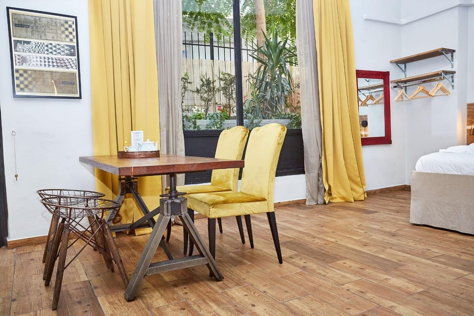 Bed, Seating area, Dining area, Bedroom