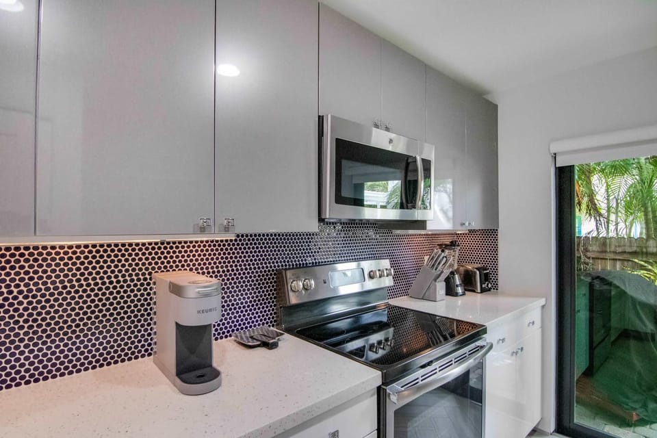 Delray Beach Getaway - Minutes to Beach & More House in Delray Beach
