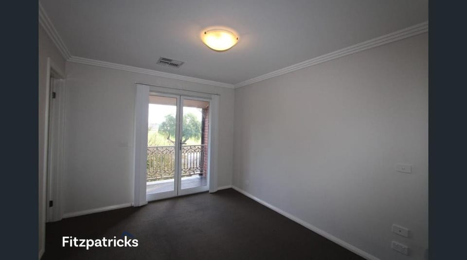 City Townhouse Escape 4 House in North Wagga Wagga