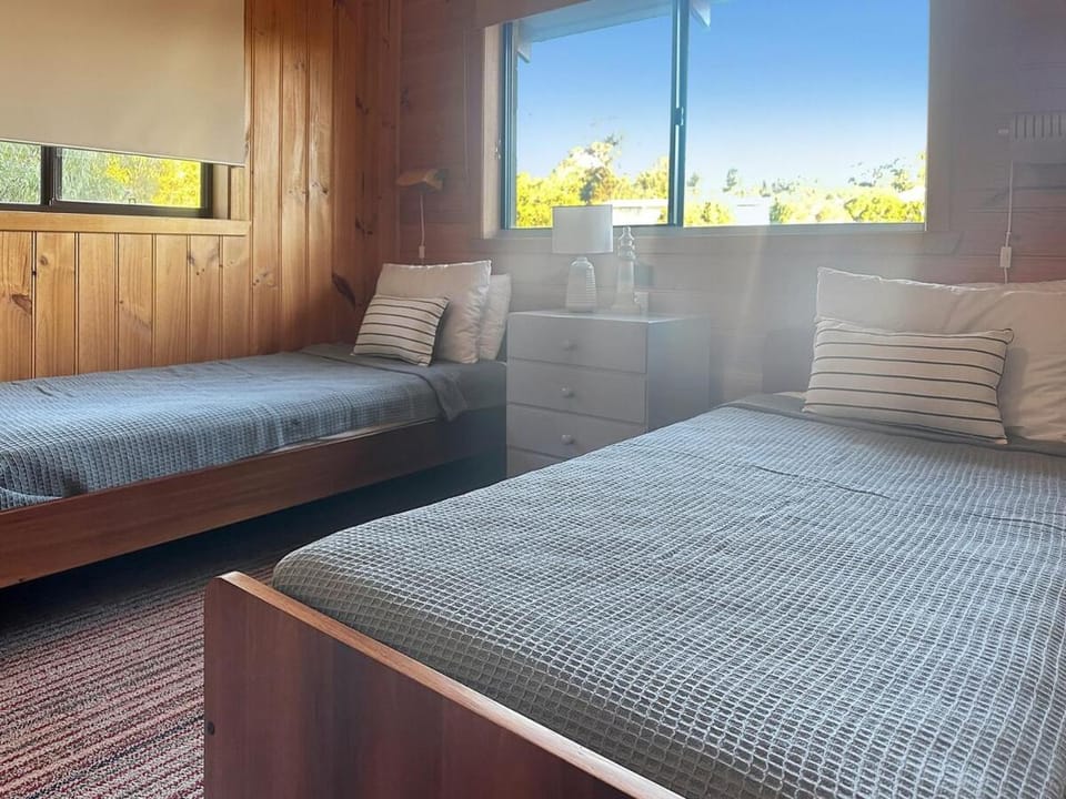 High On Coffey - Binalong Bay - Pet Friendly House in Binalong Bay