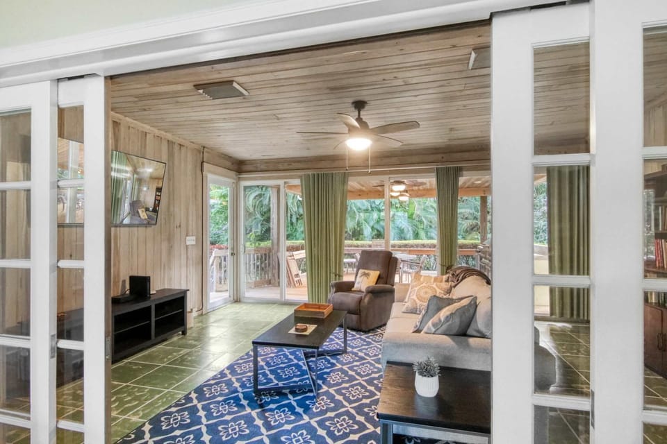 Sun Shells and Seaspray with Lanai House in Delray Beach