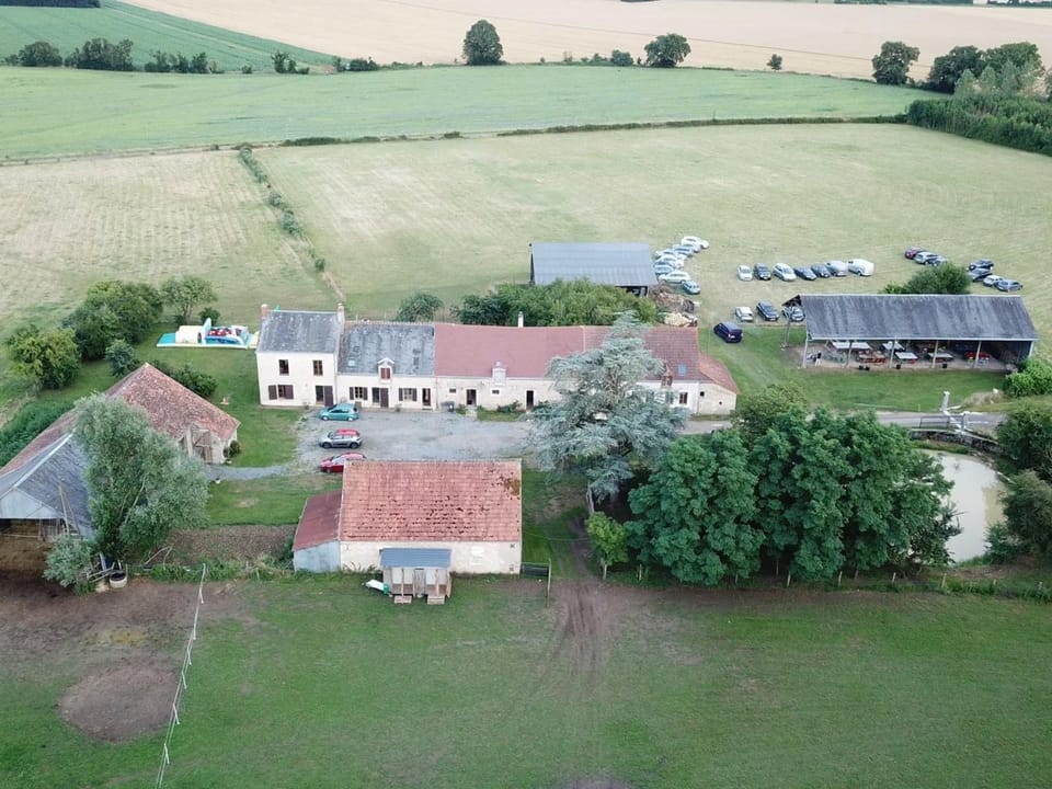 Maison typique en Berry avec fibre et cour privée - FR-1-591-746 House in Centre-Val de Loire