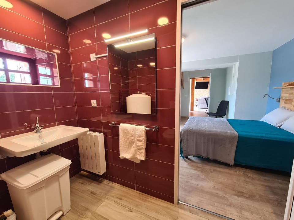Gîte 3*-6 & 14 pers, rénové 2022, proche Châtre - FR-1-591-747 House in Centre-Val de Loire