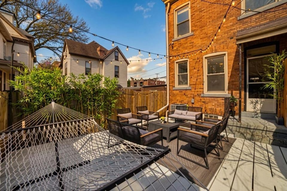 Near UPMC, CMU, Pitt & Walnut and Free Parking Apartment in Shadyside