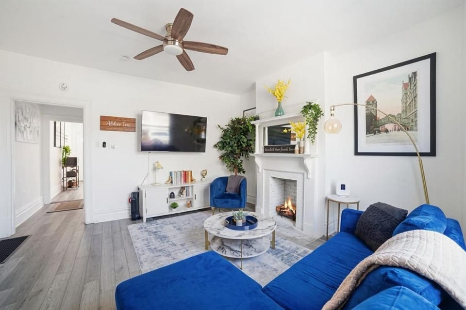 Near UPMC, CMU, Pitt & Walnut and Free Parking Apartment in Shadyside