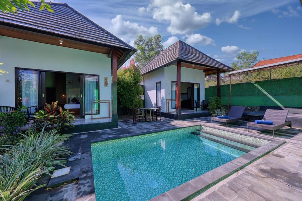 Property building, Pool view, Swimming pool, sunbed