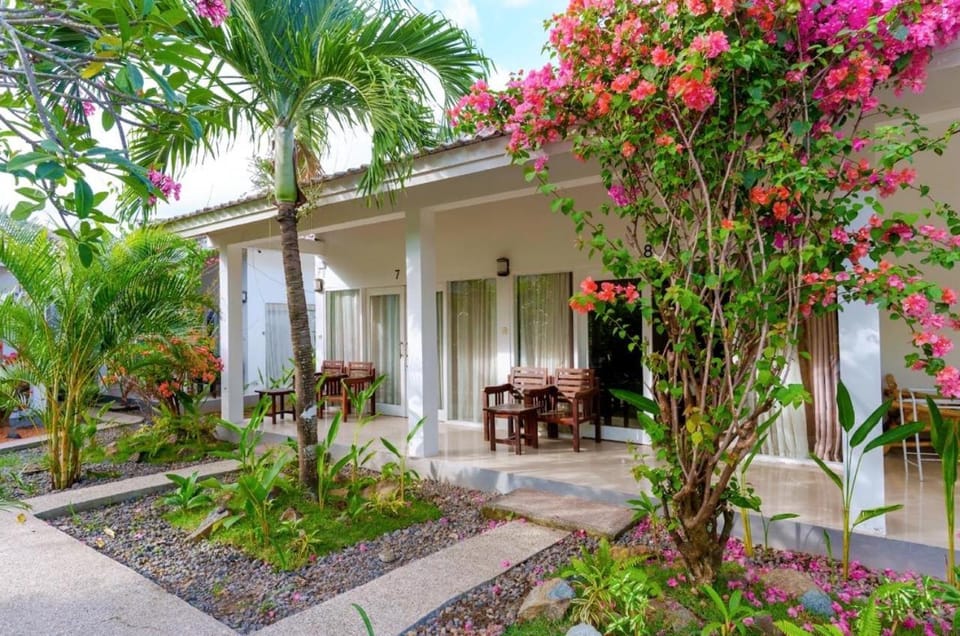 Wave Inn - beach house Bed and Breakfast in Pujut