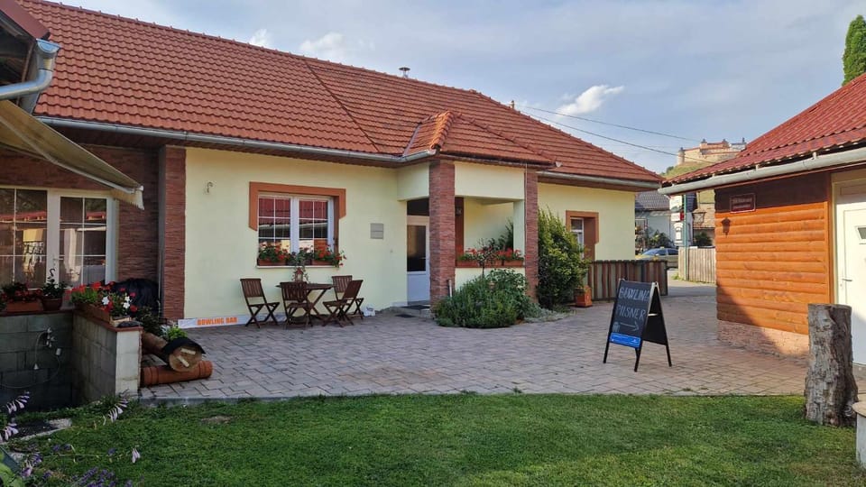 Ubytovanie pod hradom Krásnohorské Podhradie Country House in Slovakia