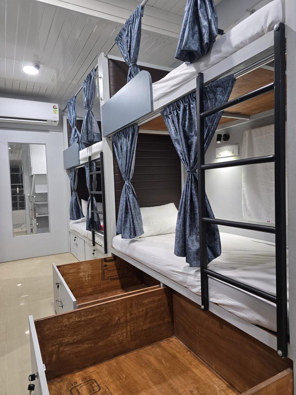 Aqua Marol Dormitory Hostel in Mumbai