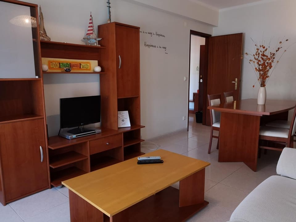 Living room, Photo of the whole room, Decorative detail, Dining area