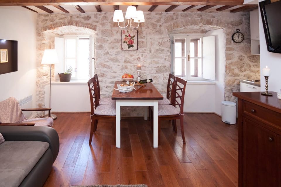 Coffee/tea facilities, Kitchen or kitchenette