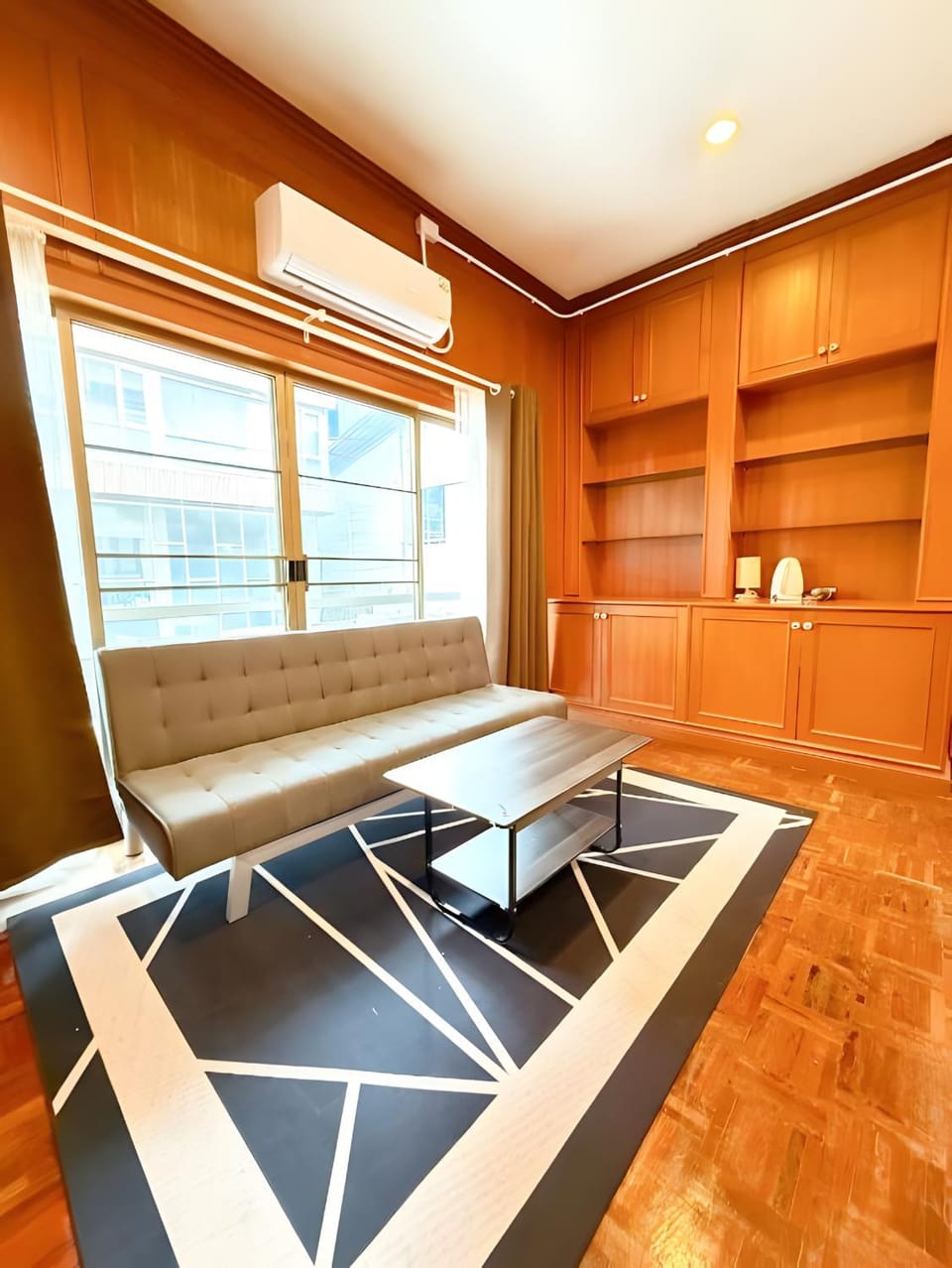 Stay On Sukhumvit Soi 11 - สเตย์ ออน สุขุมวิท 11 Apartment in Bangkok