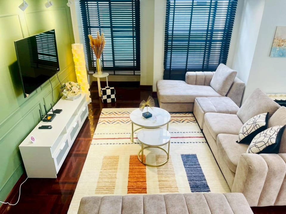 Private Pool Villas Sukhumvit 26 Near BTS Phrom Phong and EmSphere Villa in Bangkok