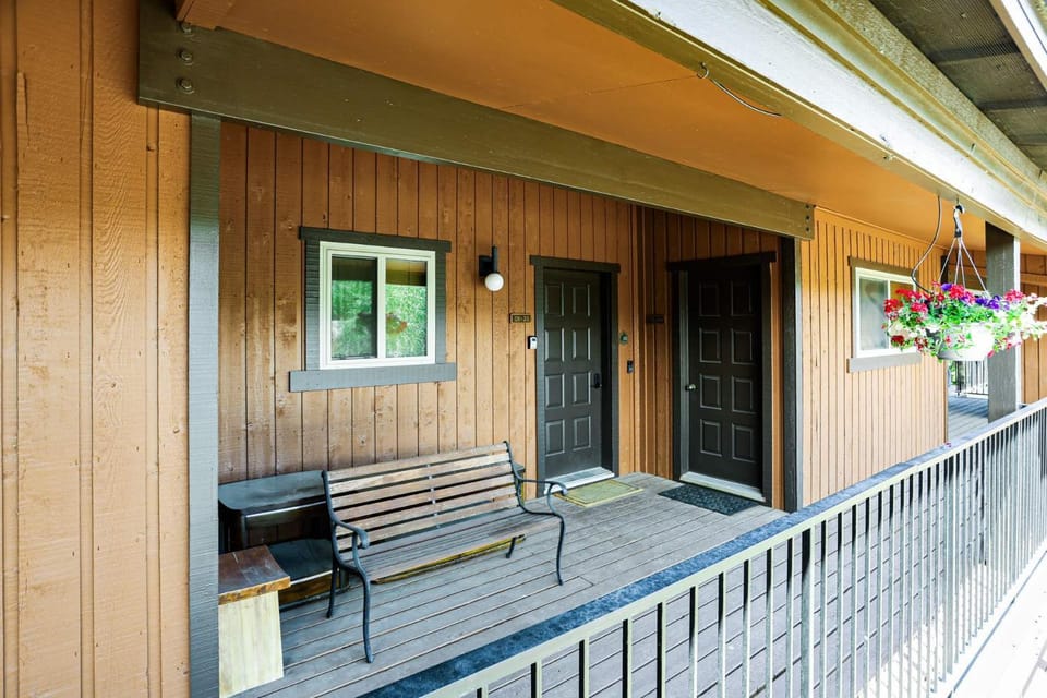 Whisk Away to Winter Park 2 BDR 5 Min from Skiing House in Fraser