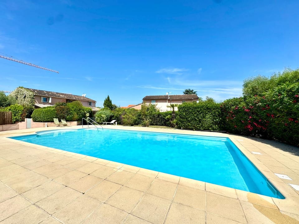 Pool view, Swimming pool