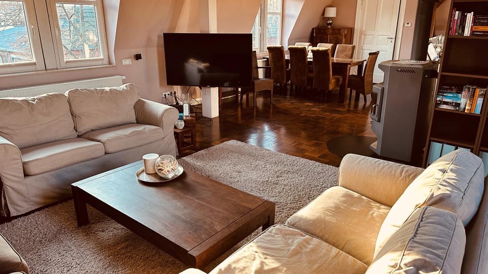 TV and multimedia, Living room, Seating area, fireplace, fireplace
