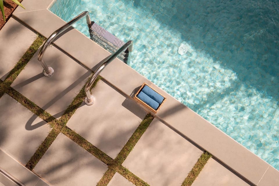 Swimming pool, Swimming pool