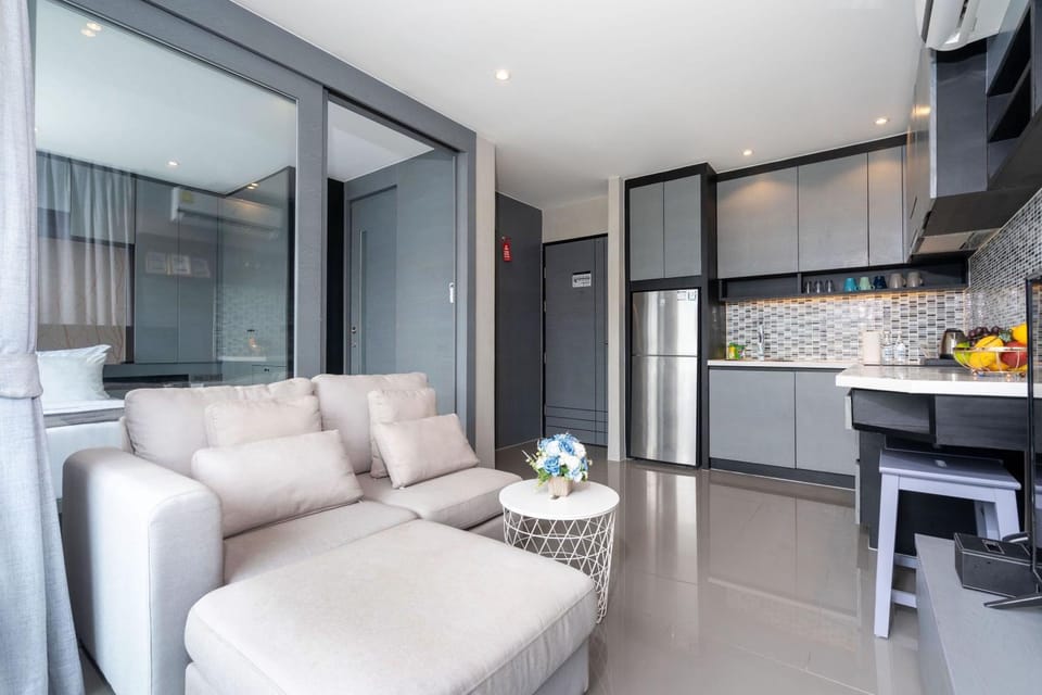 Kitchen or kitchenette, Living room, Seating area