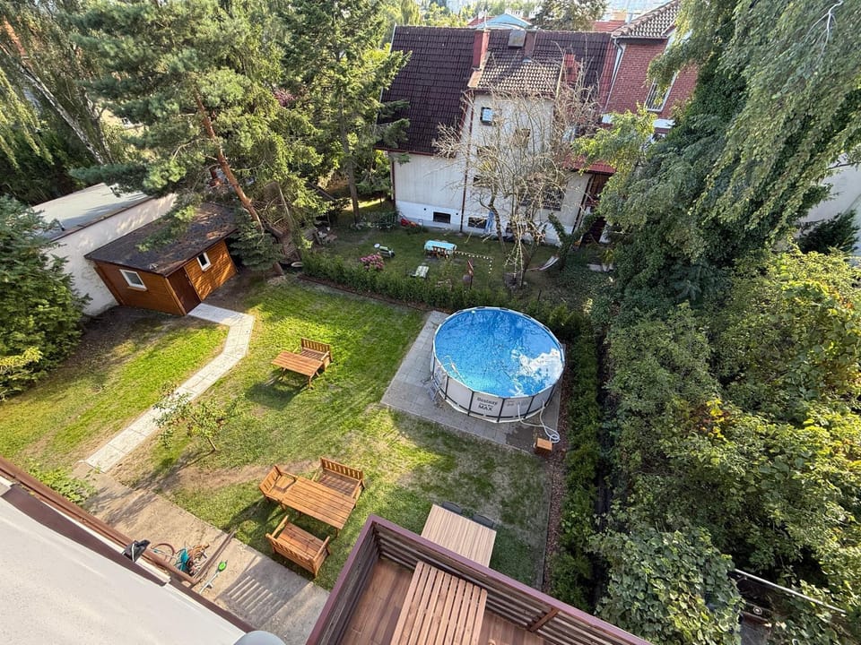 Garden, Swimming pool