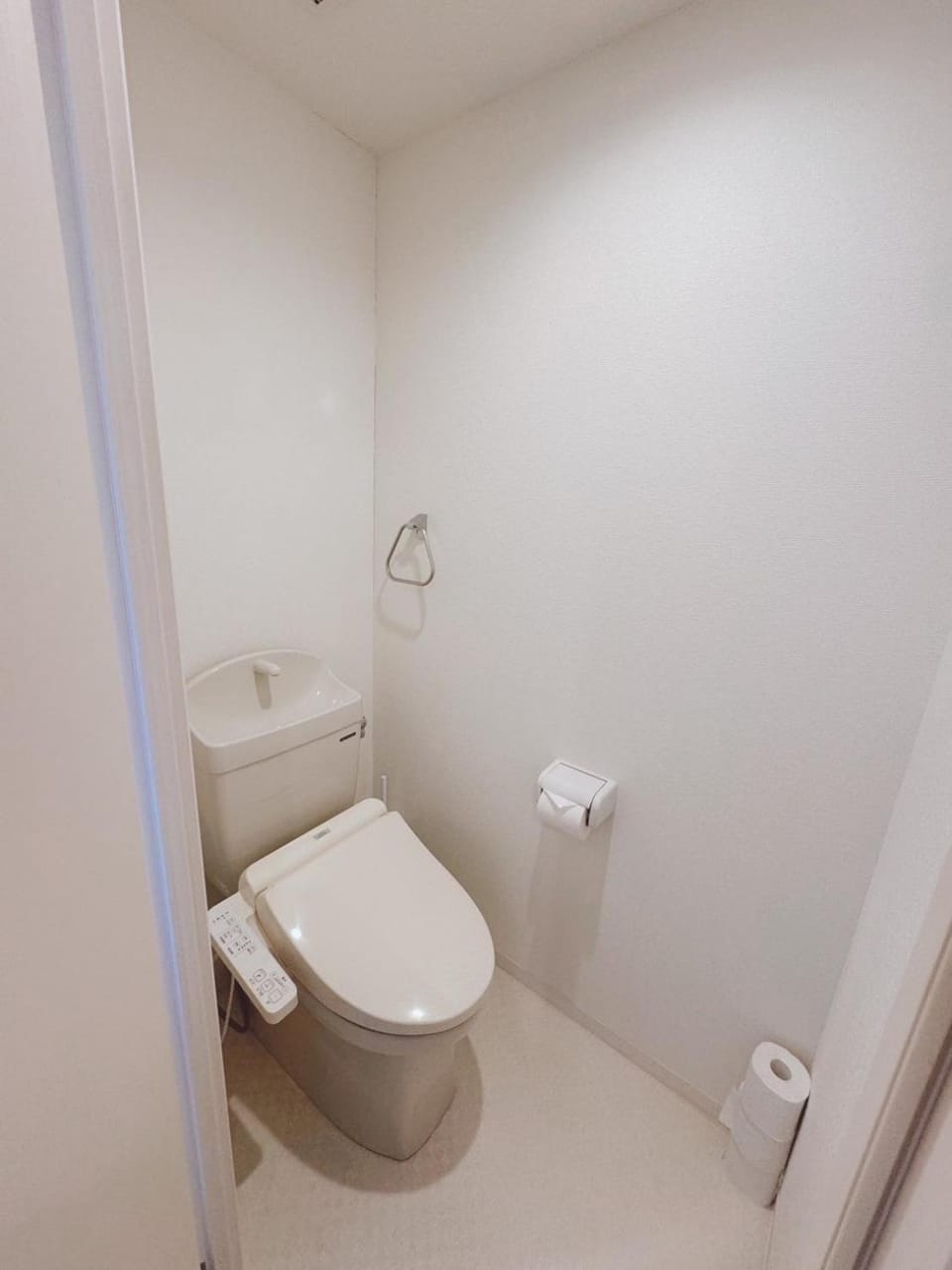 Toilet, bidet