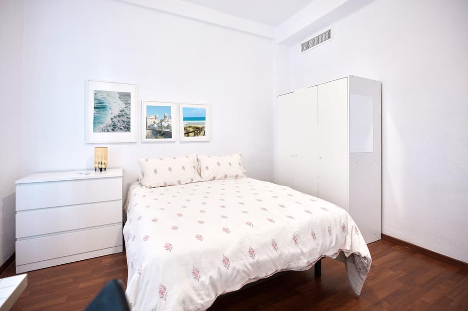 Bed, Photo of the whole room, Bedroom, wardrobe