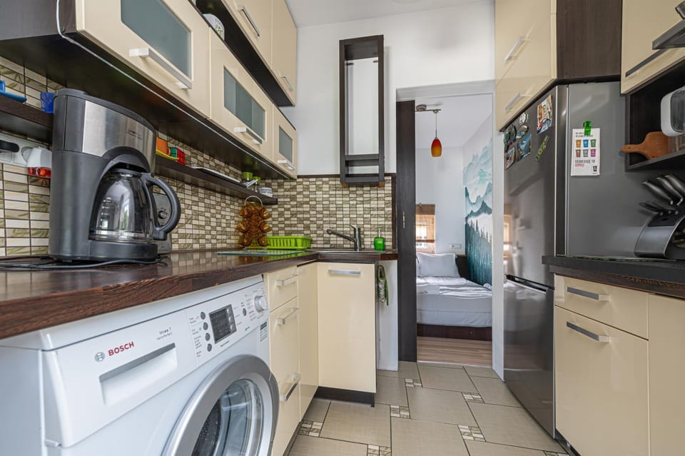Kitchen or kitchenette, oven, pet friendly, stove
