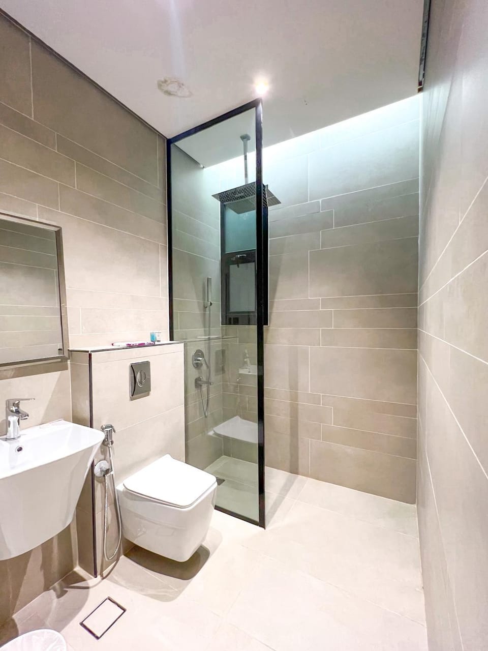 Shower, Toilet, Bathroom, towels