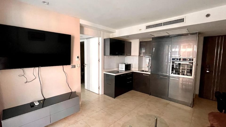 Centara Luxury Condo Pattaya Beach City Center 47 sqm Large 1 Bedroom Apartment in Pattaya City