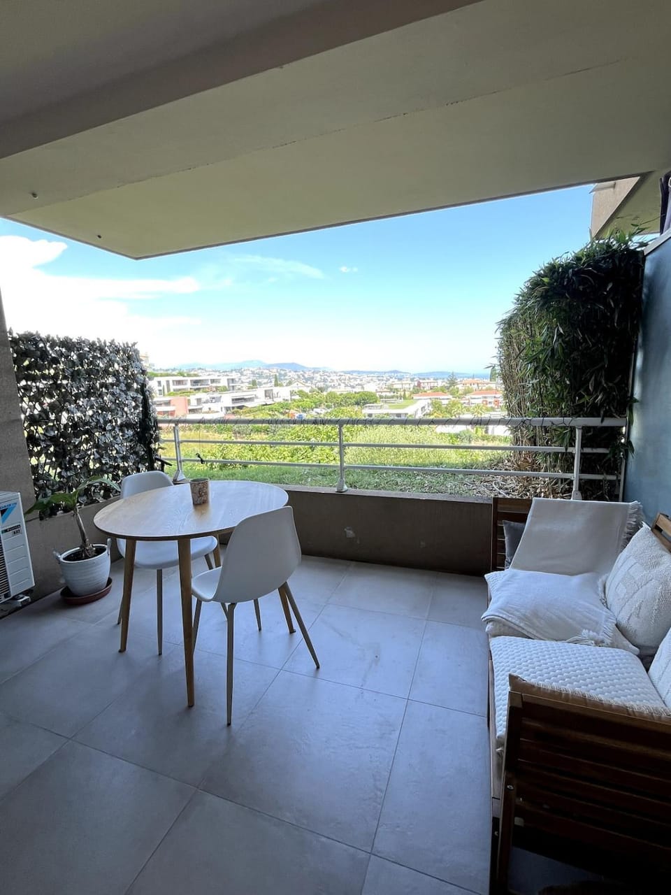 Appartement calme vue mer Apartment in French Riviera