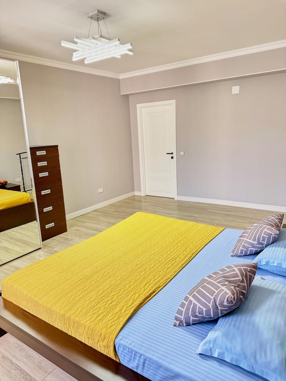 Современные апартаменты возле озера рядом с аэропортом РБ 219 Apartment in Almaty