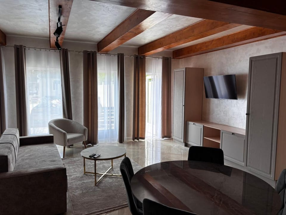 Communal lounge/ TV room, TV and multimedia, Living room, Seating area