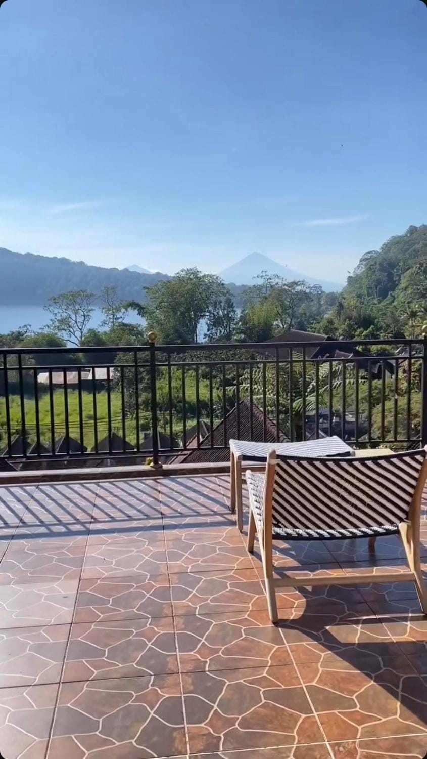 Natural landscape, Balcony/Terrace, Lake view