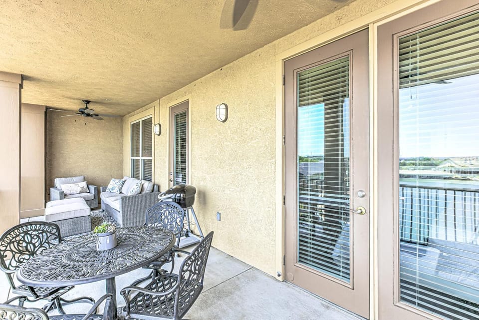 Waterfront Condo on Lake LBJ with Pool & Views House in Lake Lyndon B Johnson